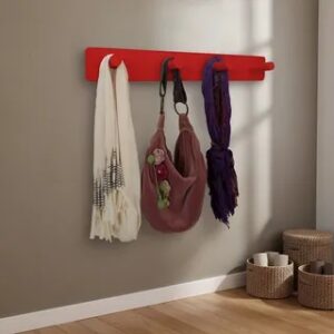 Cabideiro de Parede Porta Bolsas Toalhas Mochilas Pinos Vermelho Laca